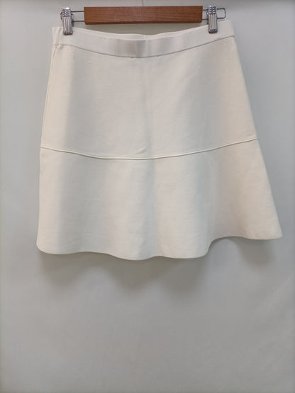 ZARA. Falda corta punto blanco T.m