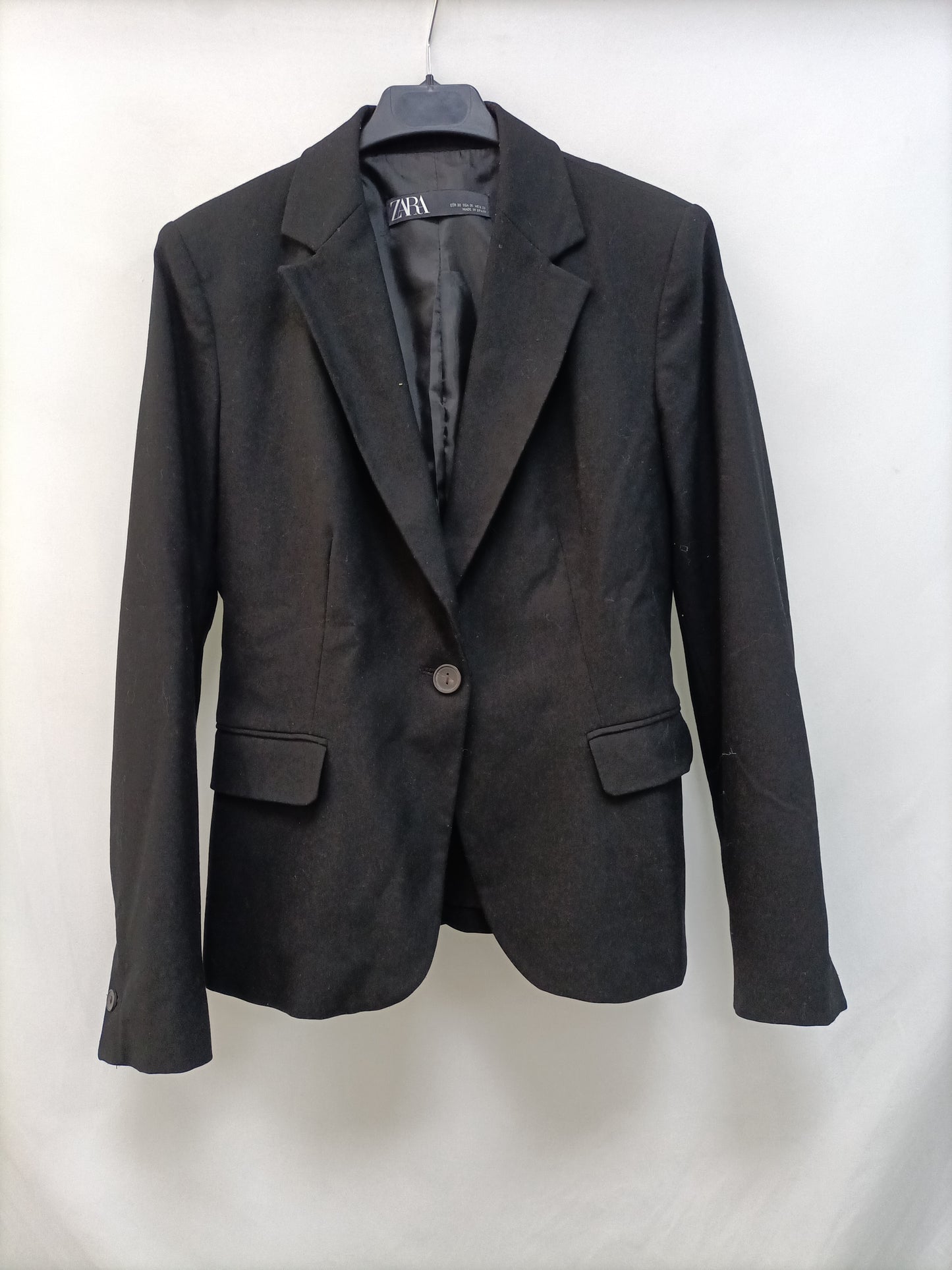 ZARA. Blazer negra básica T.38