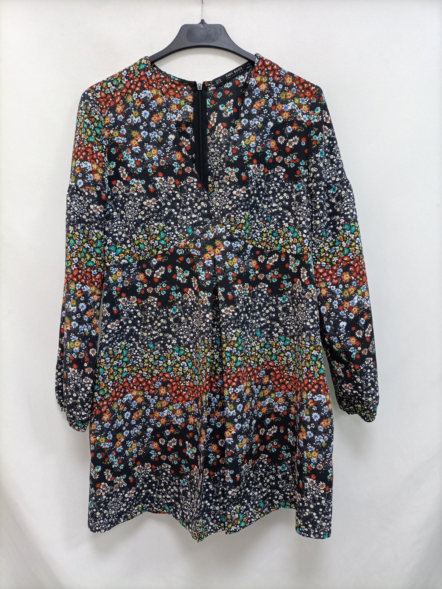 ZARA.Mono negro flores T.m