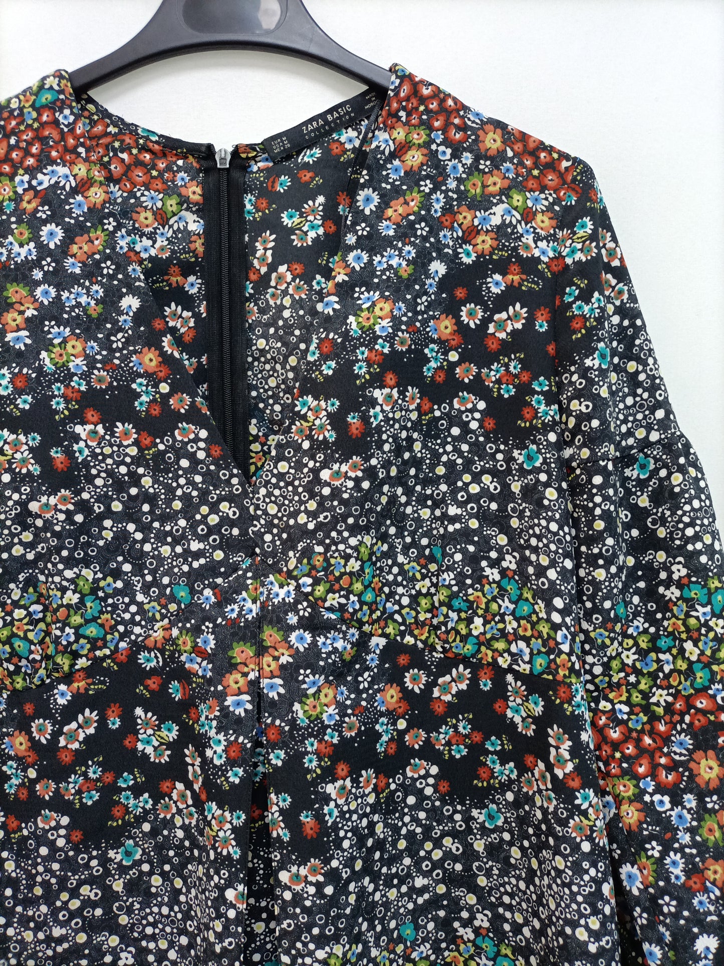 ZARA.Mono negro flores T.m