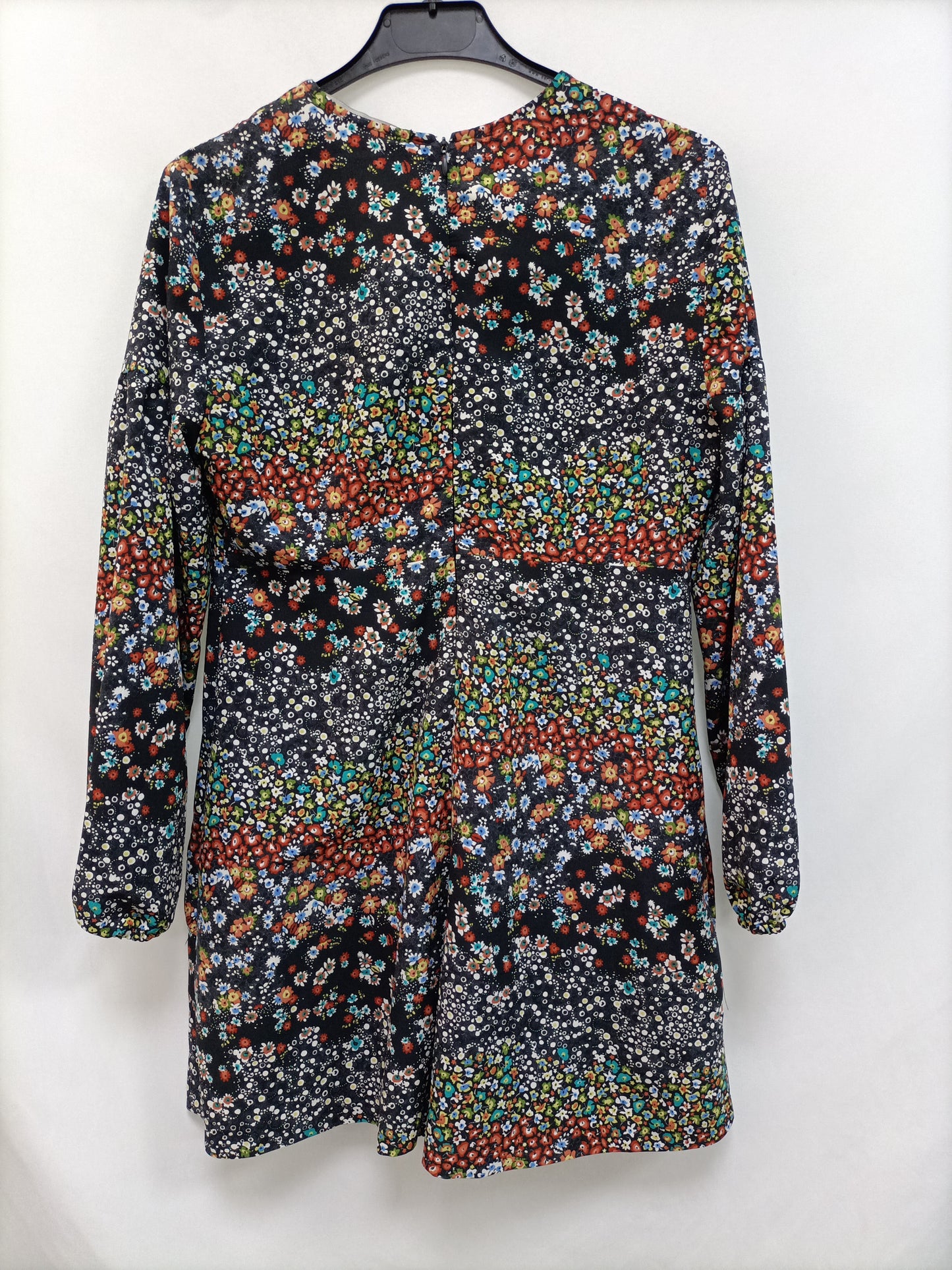 ZARA.Mono negro flores T.m