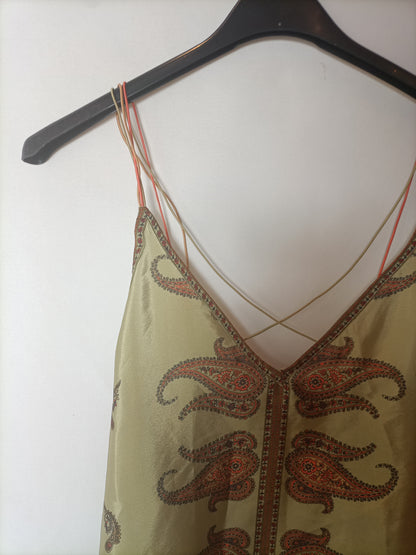 ZARA. Top verde ambas T.xs