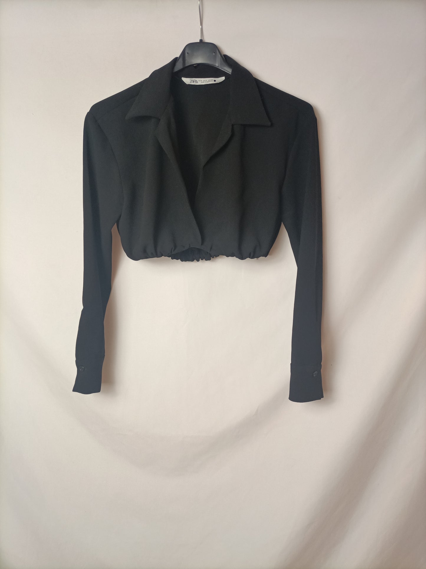 ZARA. Black crop top T.xs