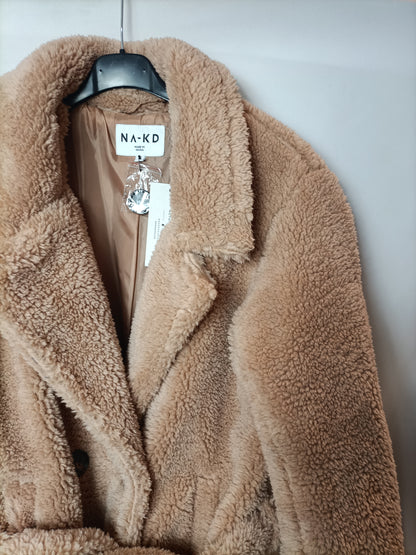 NA-KD. Beige shearling coat S. 36