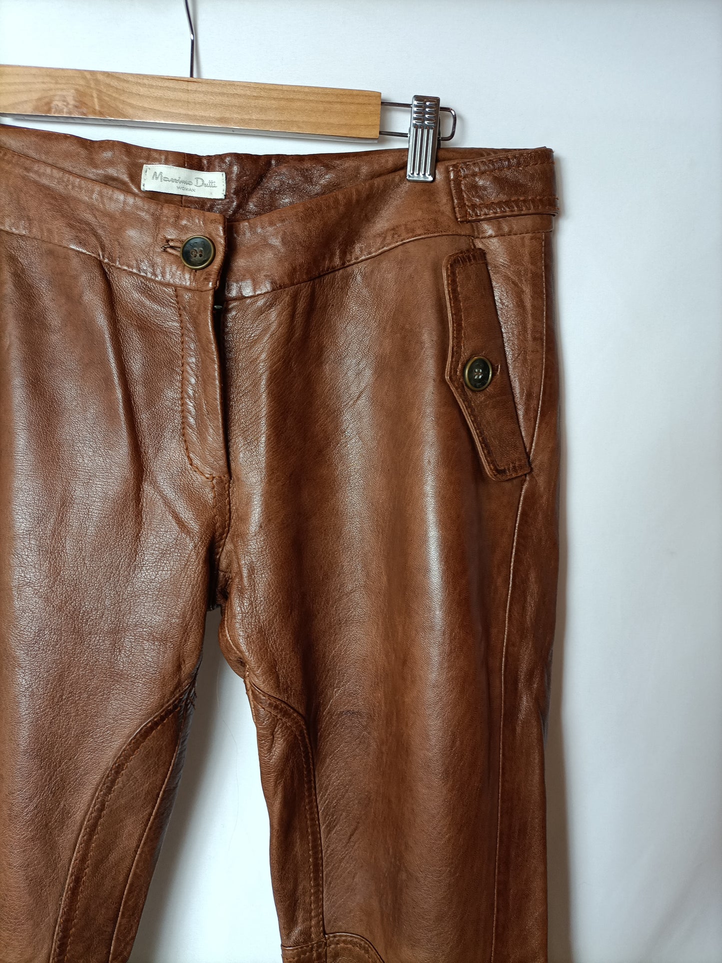 MASSIMO DUTTI. Pantalón camel piel T.42