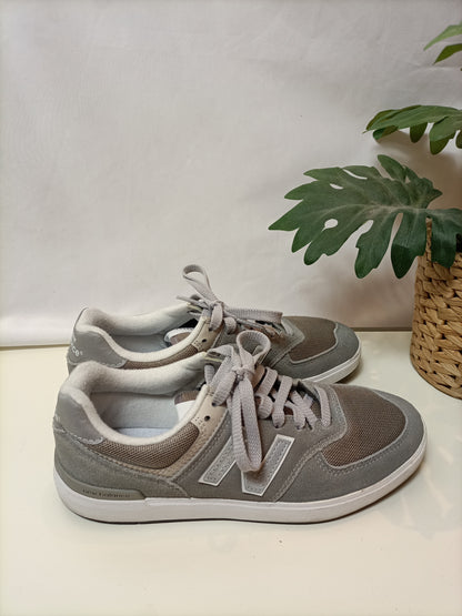 NEW BALANCE. Zapatillas grises modelo 574 T.38