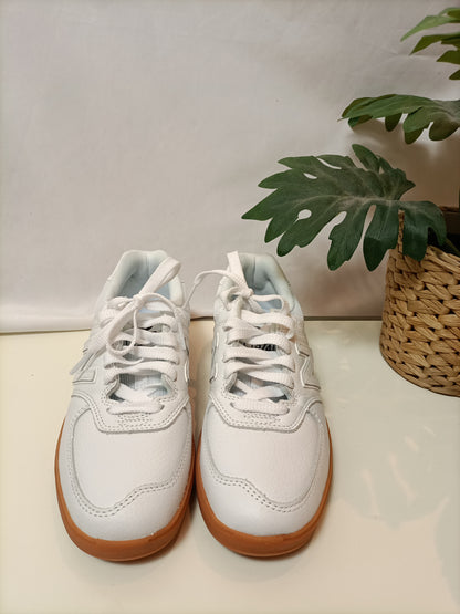 NEW BALANCE. Zapatillas blancas modelo 574 T.38.5