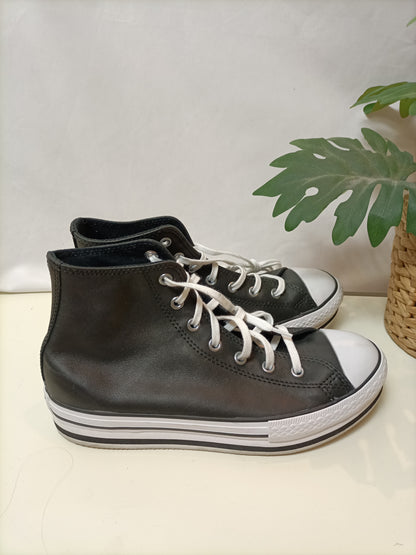 CONVERSES. Zapatillas negra piel T.37