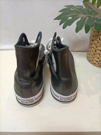 CONVERSES. Zapatillas negra piel T.37