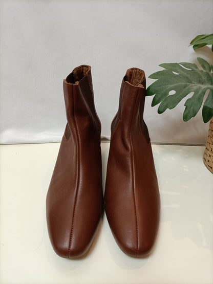 MIMAO. Botines camel piel T.38