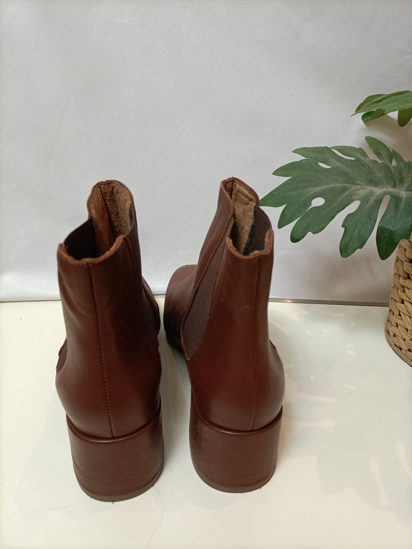 MIMAO. Botines camel piel T.38