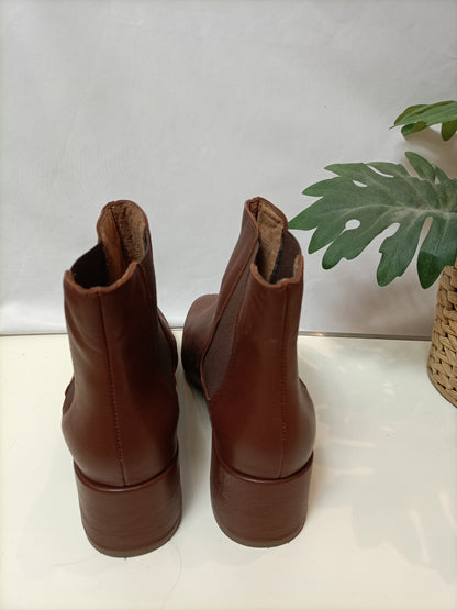 MIMAO. Botines camel piel T.38