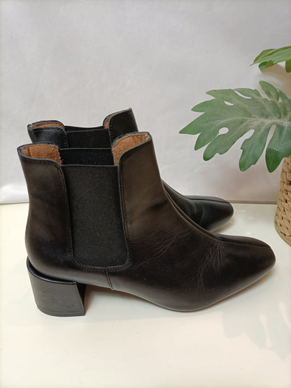 MIMAO. Botines negro piel T.38