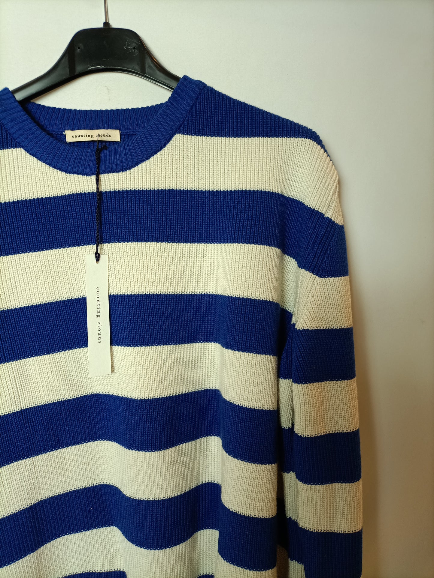 COUNTING CLOUDS. jersey rayas  T.m