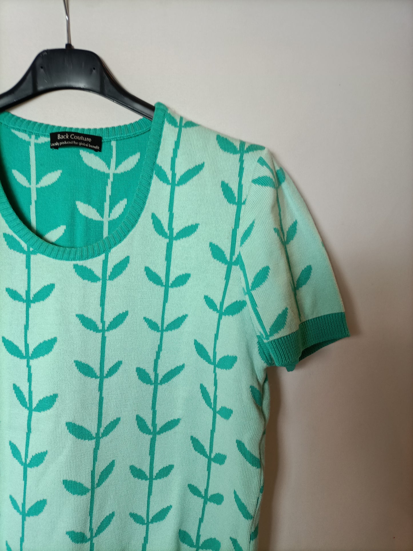 BACK COUTURE. Top verde ramas T.l