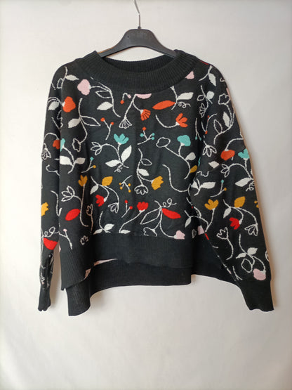 CRISÁLIDA. Jersey negro flores T.m/l