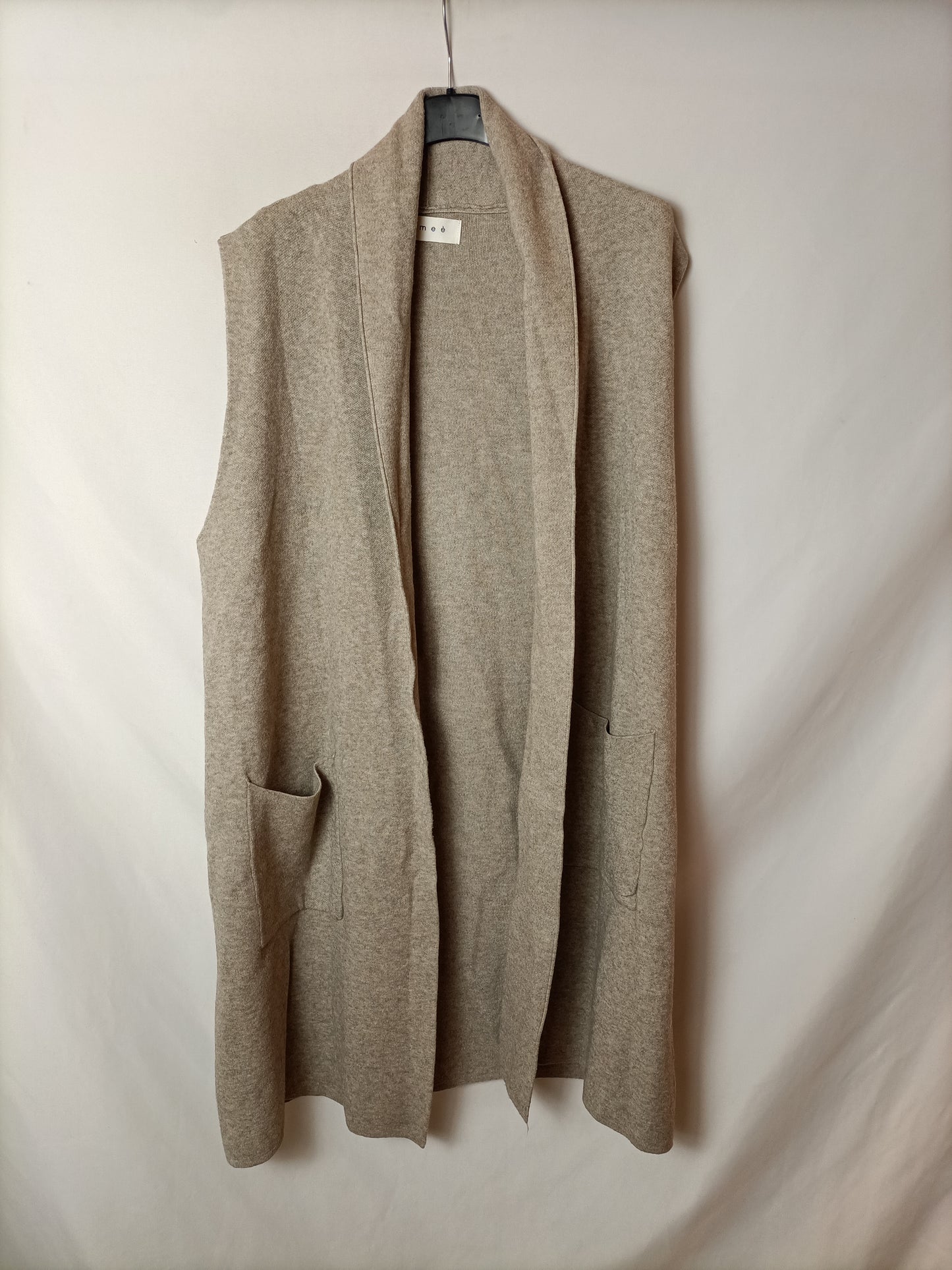 AMEÉ. Chaleco beige de punto T.u(s/m)