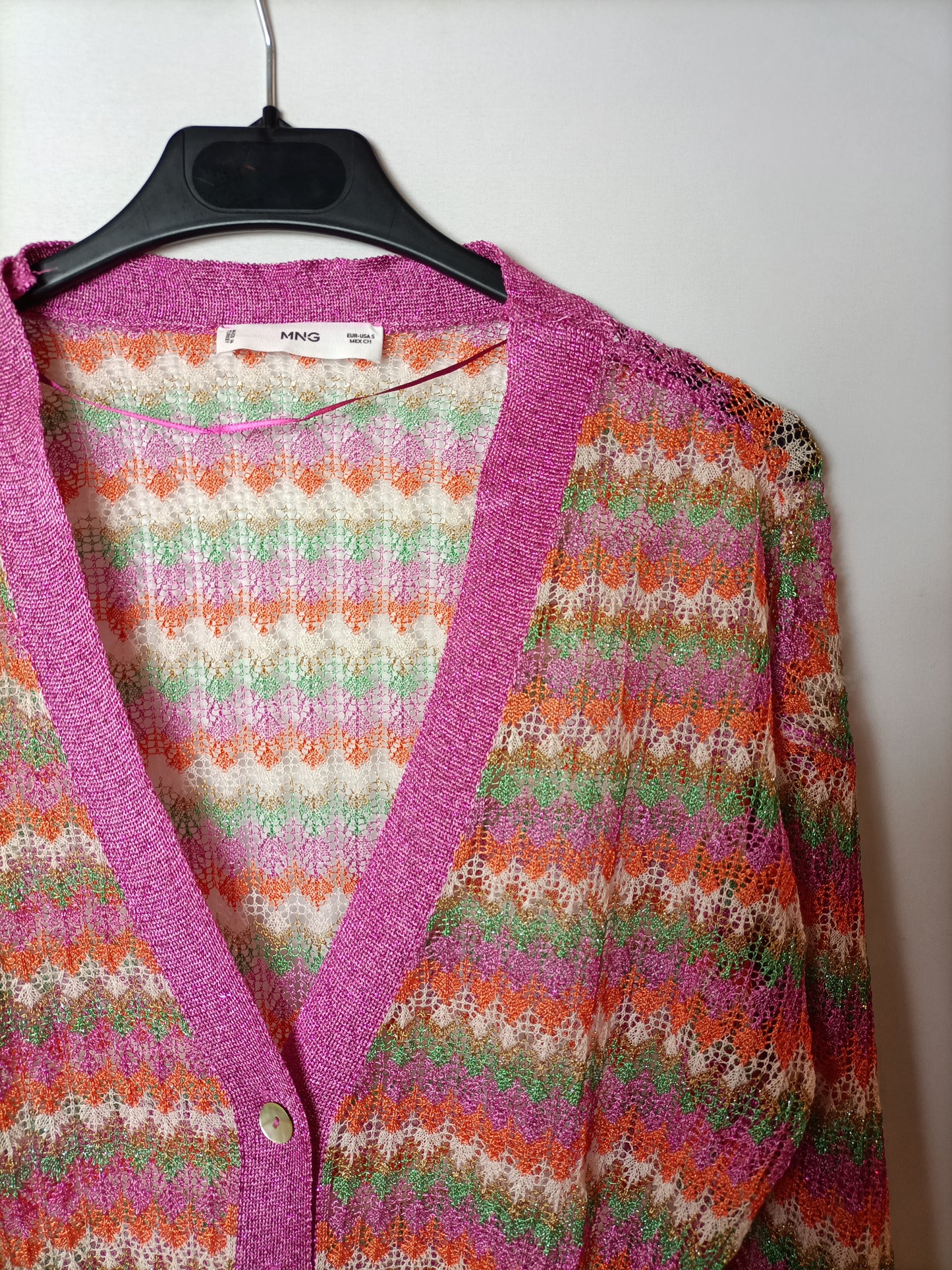 MANGO. Ts die-cut cardigan