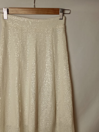 H&M. Falda midi lentejuelas T.32
