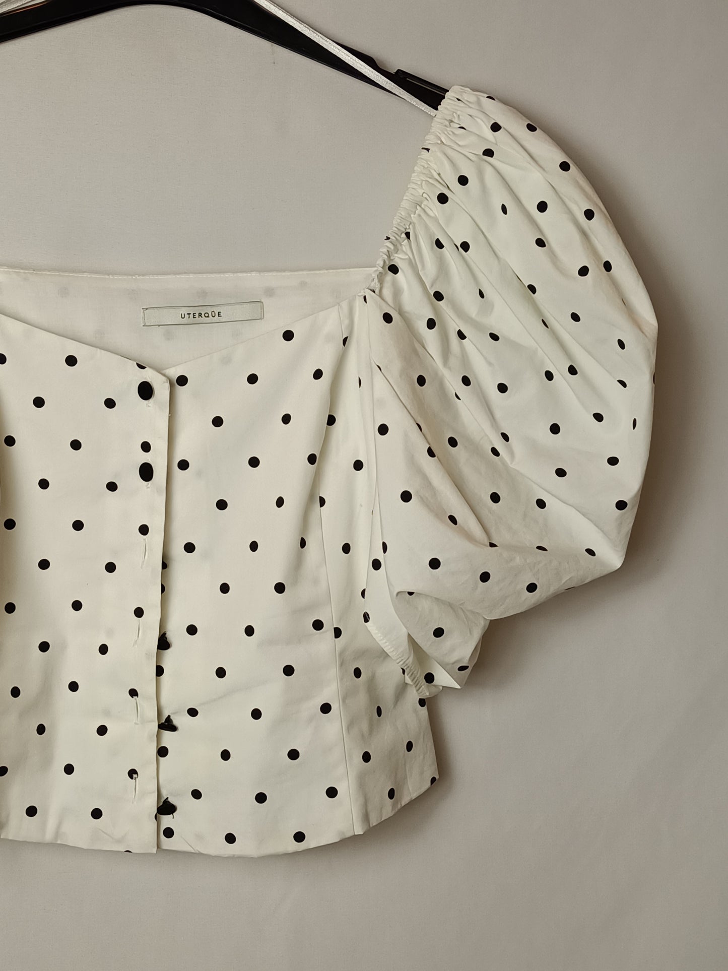 UTERQÜE. Top blanco lunares T.xs