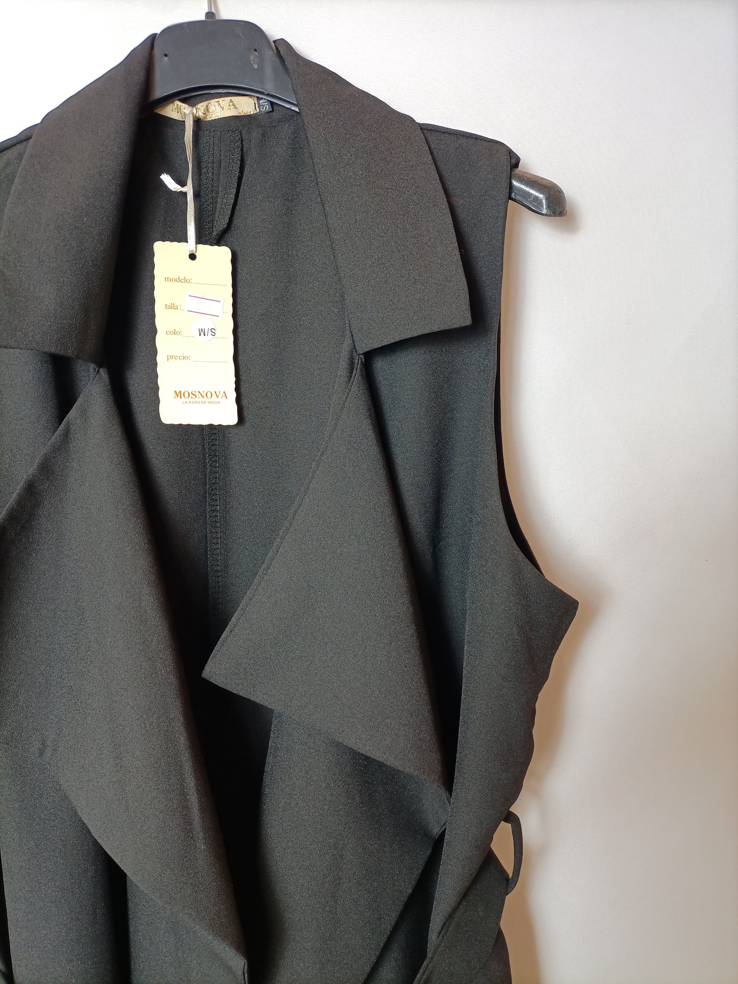 MOSNOVA. Chaleco negro largo T.s/m