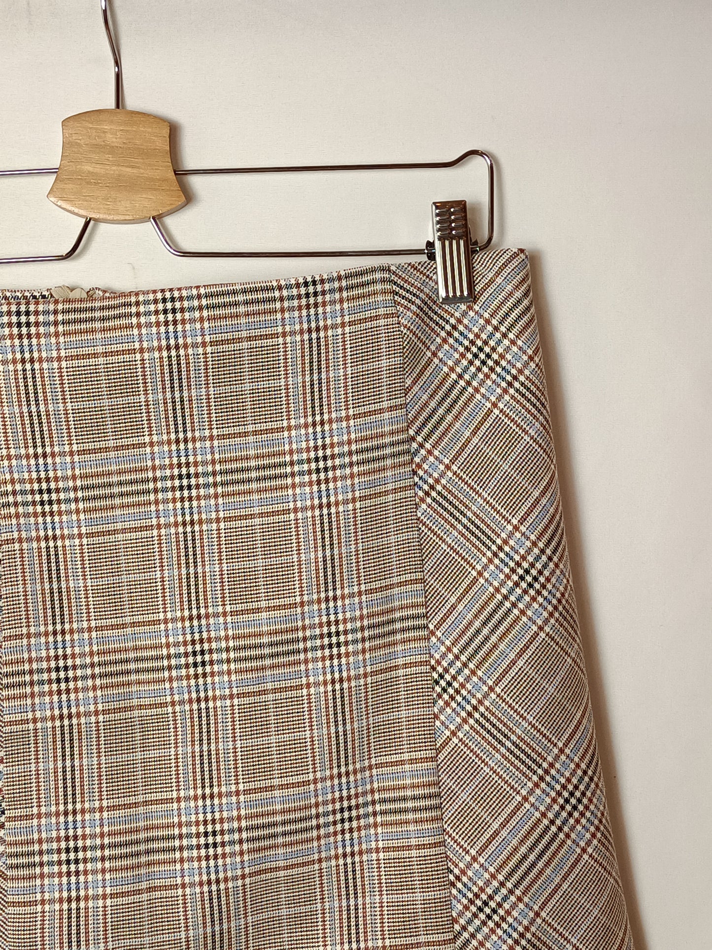ZARA. Falda beige cuadros T.m