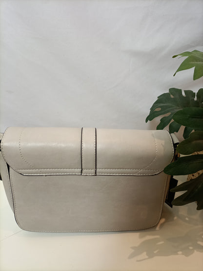 MISAKO. Beige shoulder bag