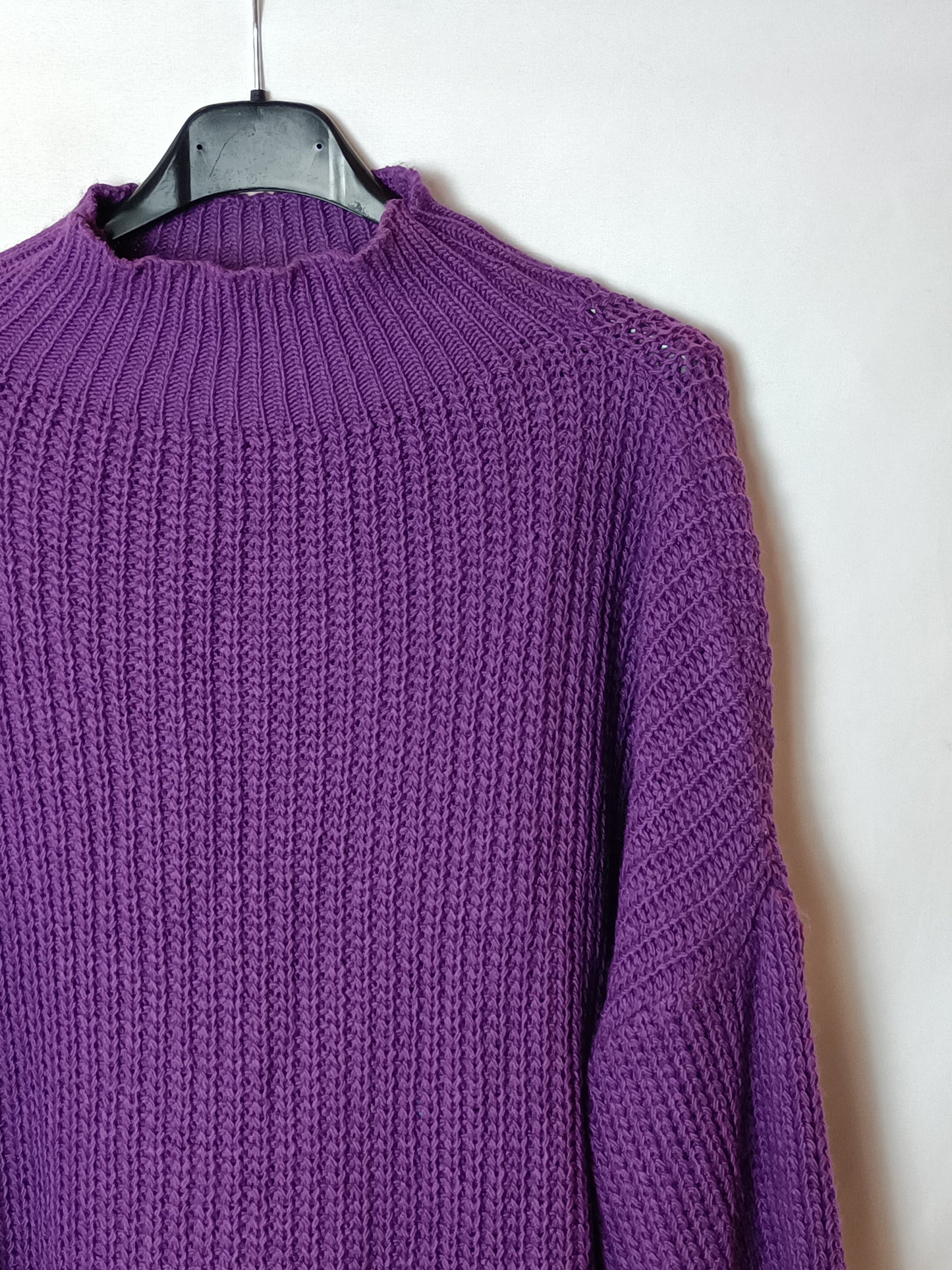 OTHERS. Purple sweater Ts/m