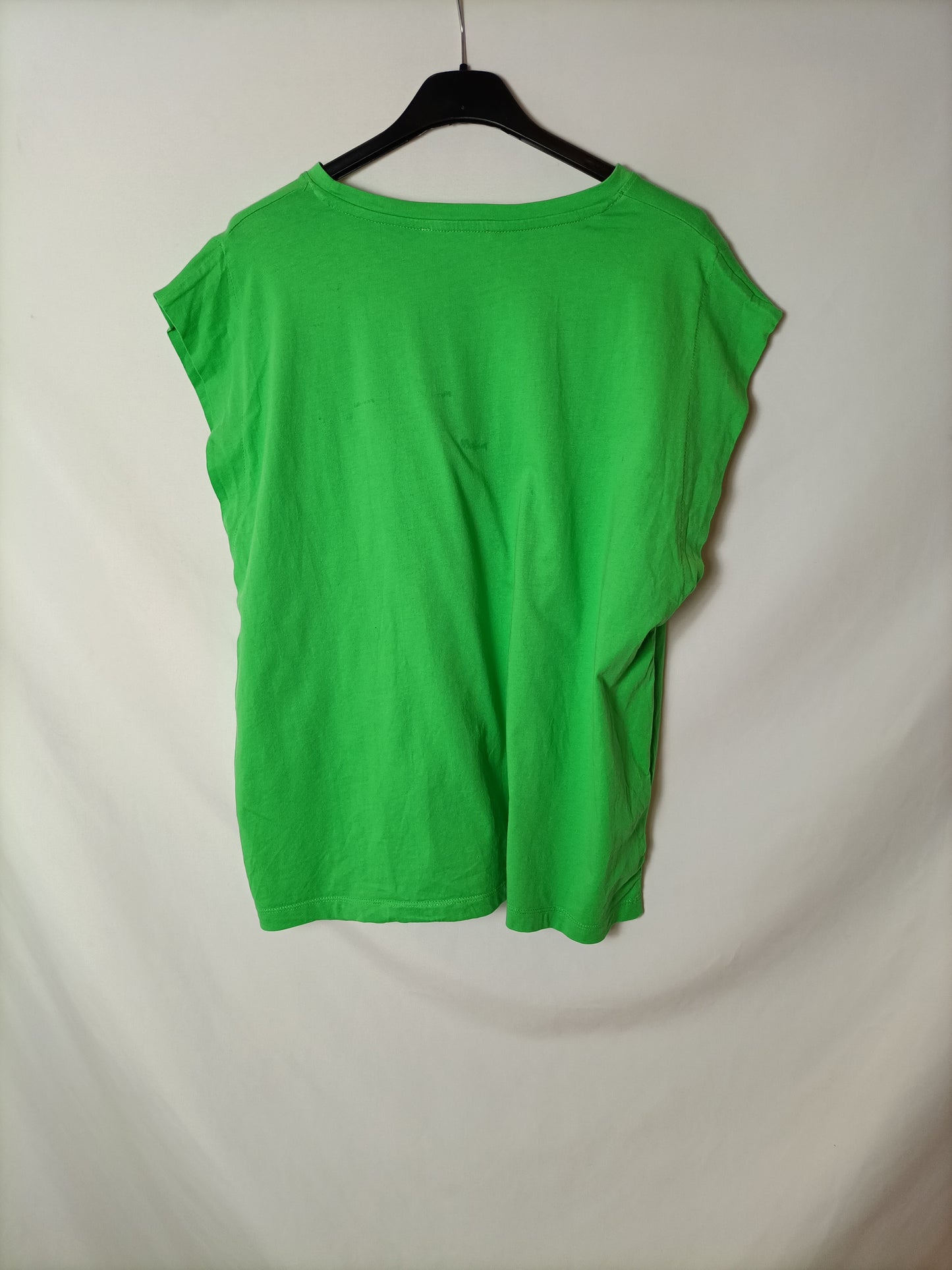 MANGO. Camiseta verde sin mangas T.xl