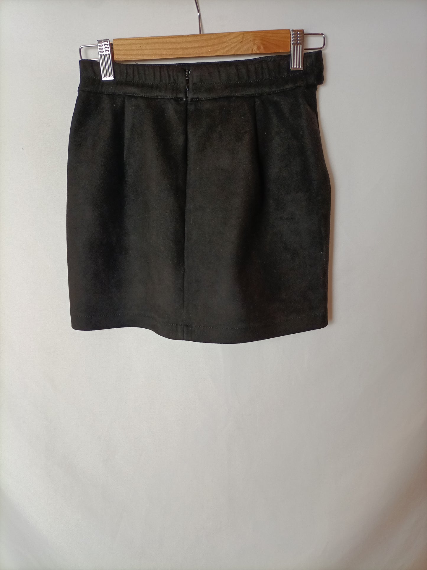 BERSHKA. Black suede skirt T.xs