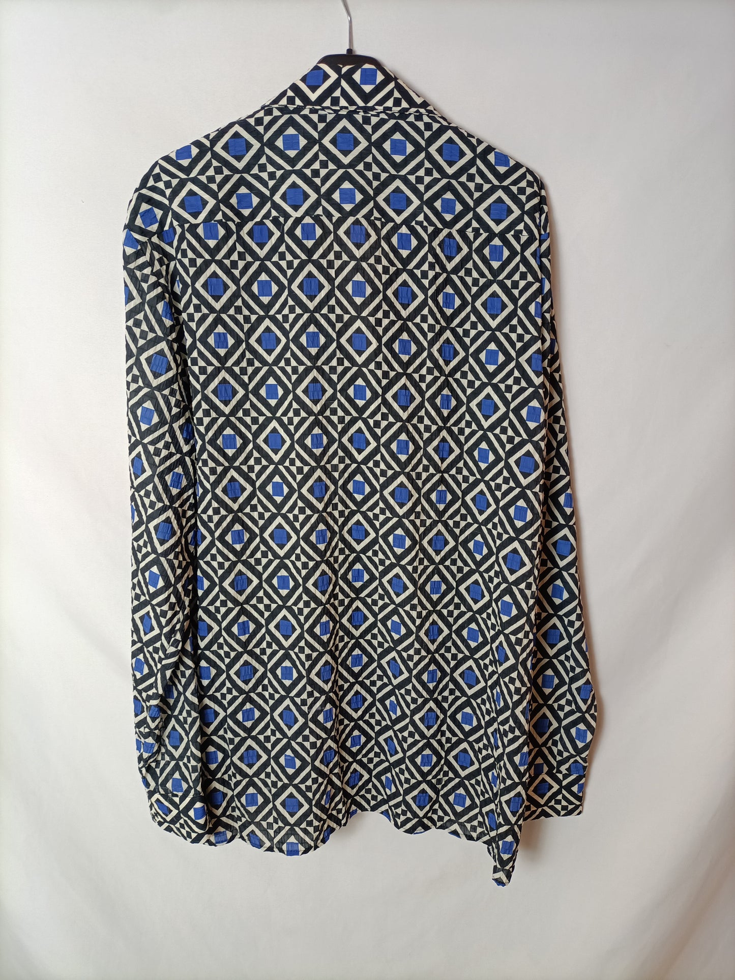 PRIMARK. Tl geometric shapes blouse