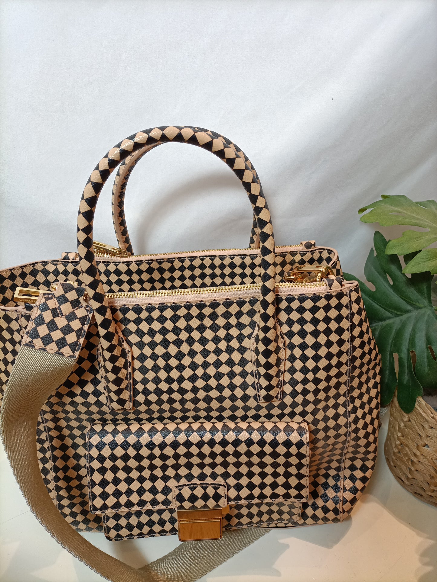 BIMBA Y LOLA. Bolso rombos