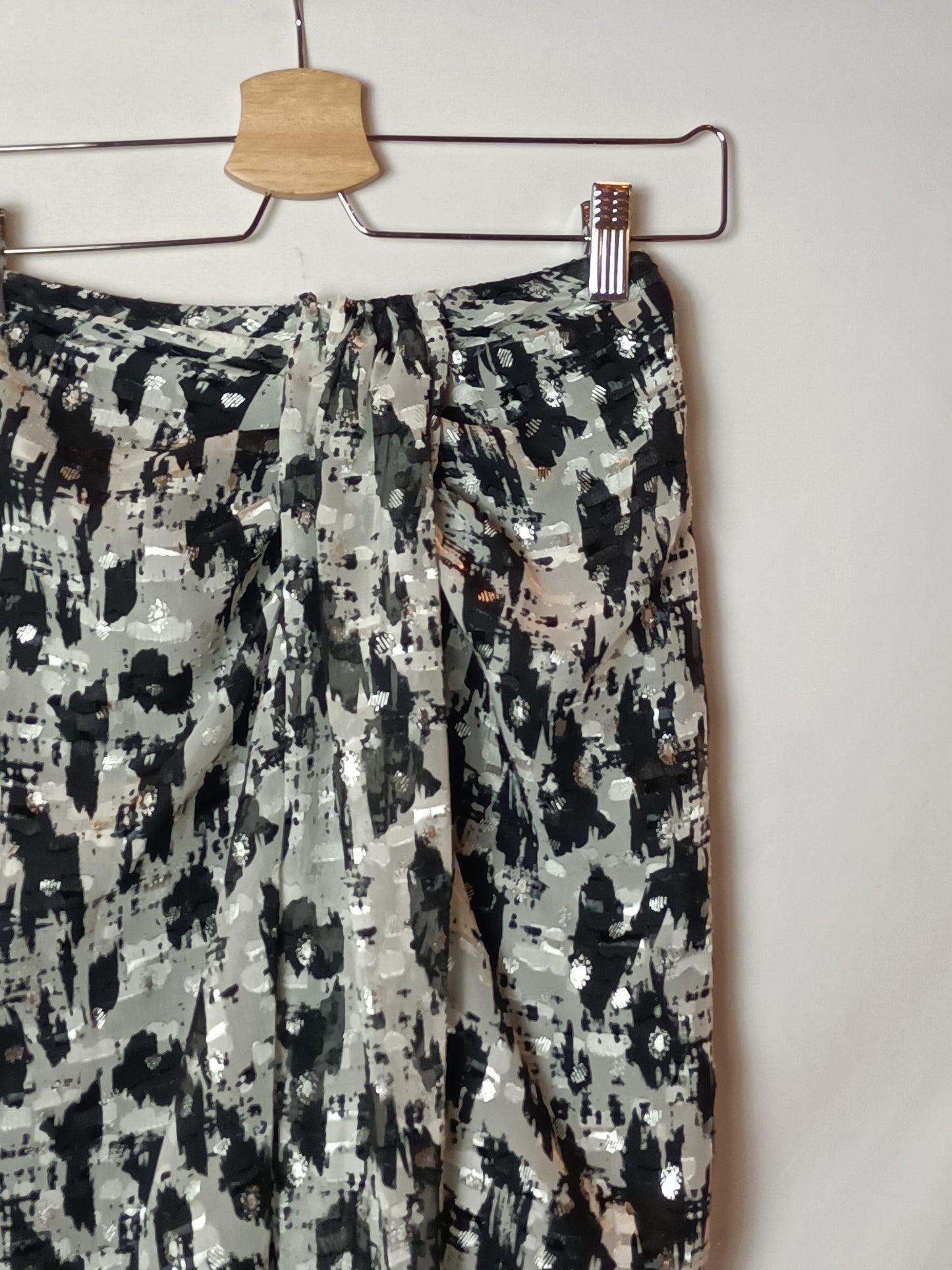 MANGO. Falda midi estampada T.xs