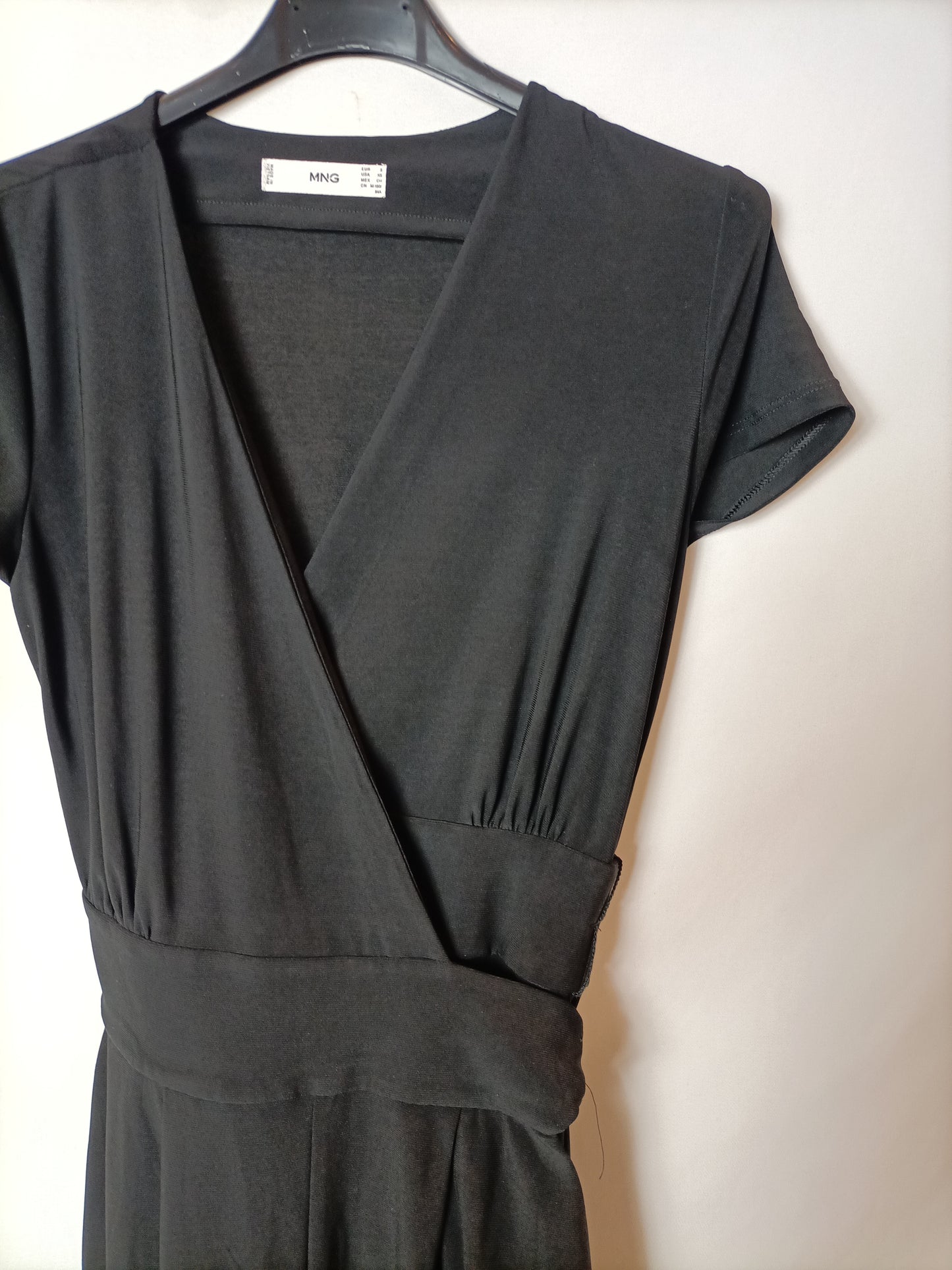 MANGO. Mono largo negro T.s