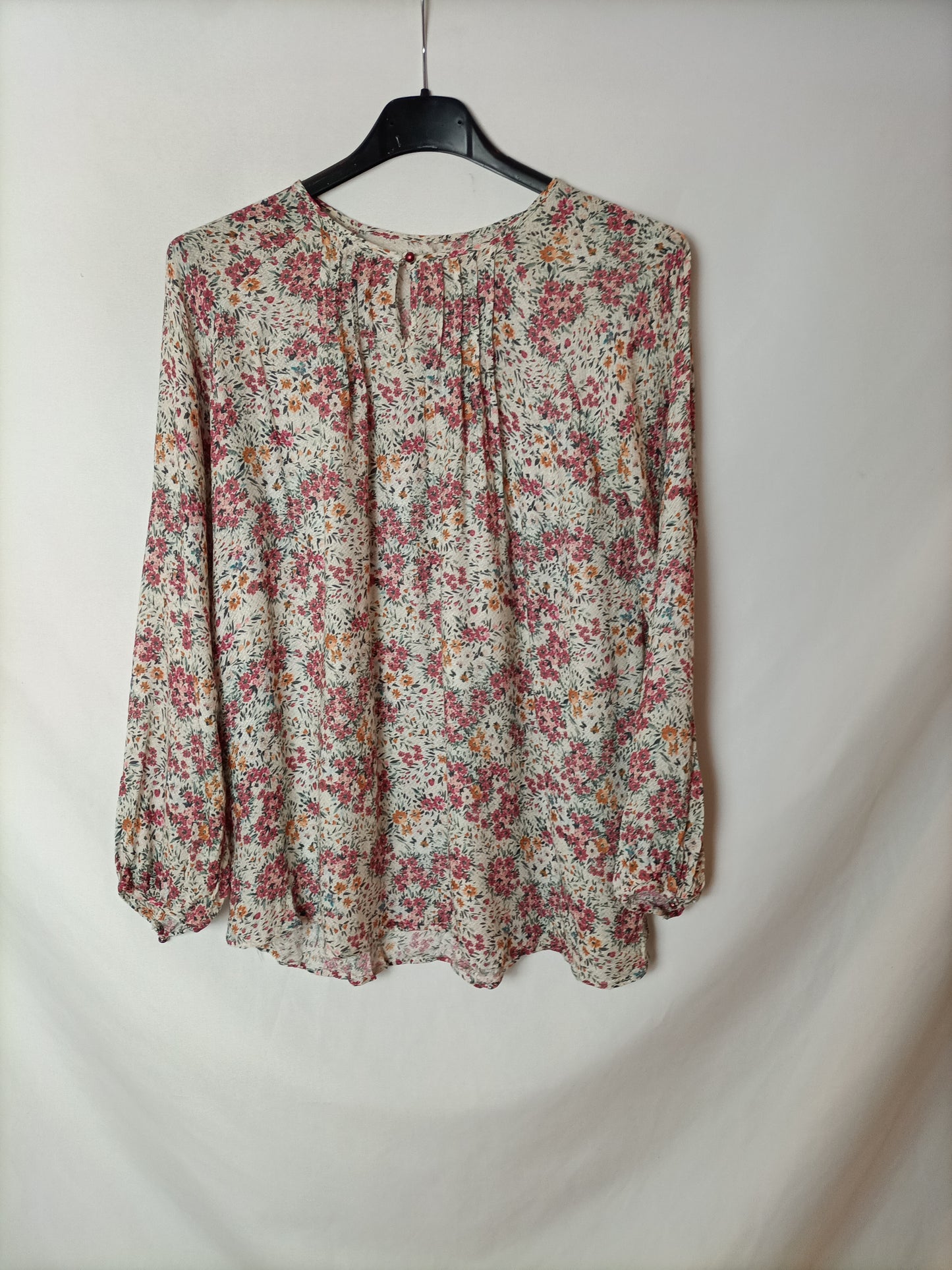 ZARA. blusa beige rayas T13/14(xxs)