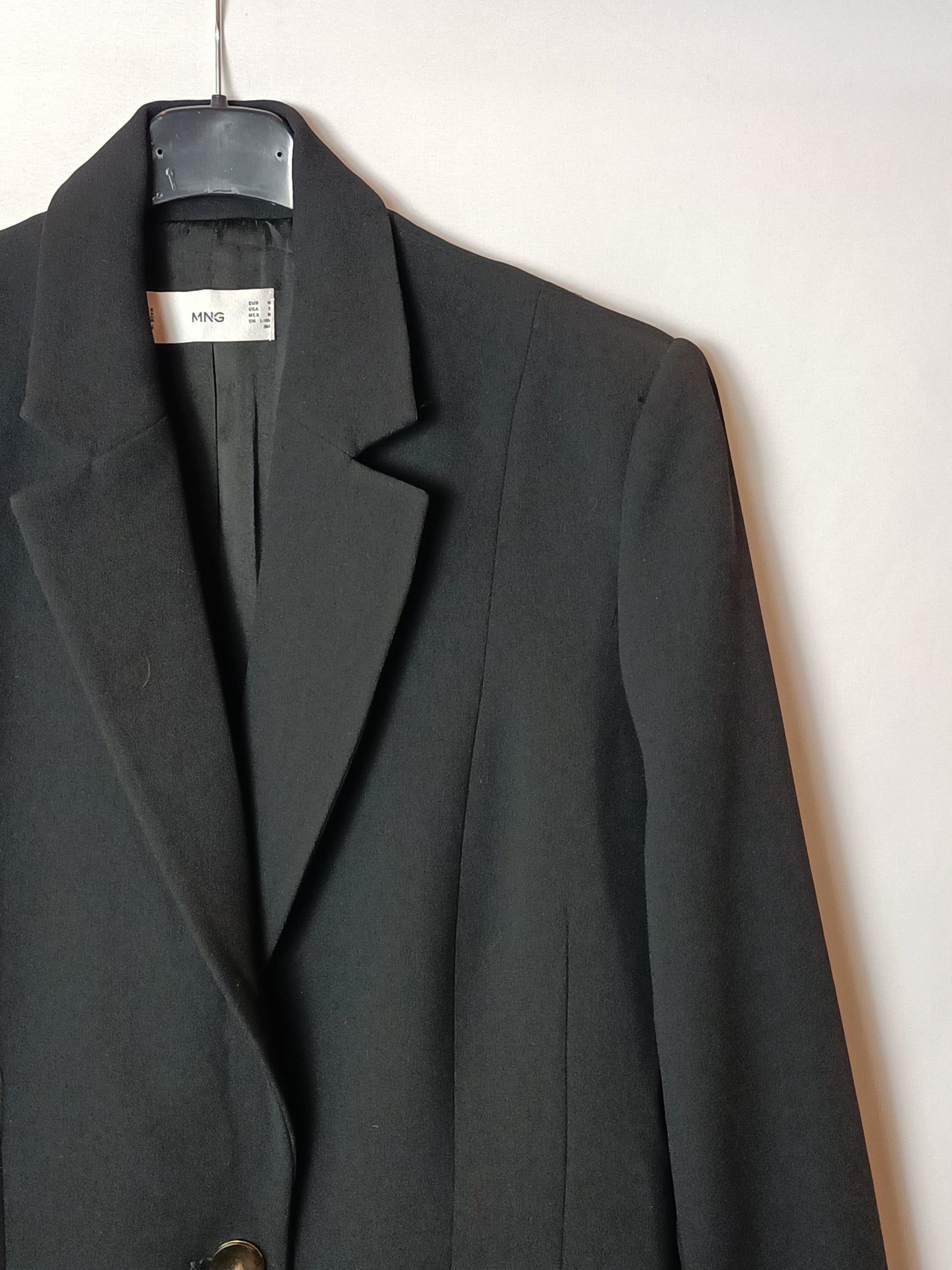 MANGO. Blazer negra clásica  T.m