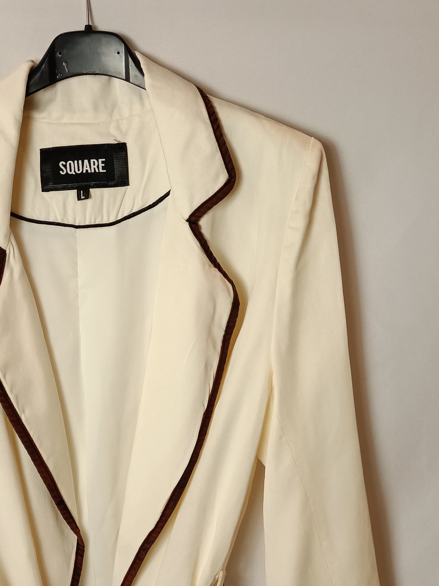 SQUARE. Tl beige fluid blazer