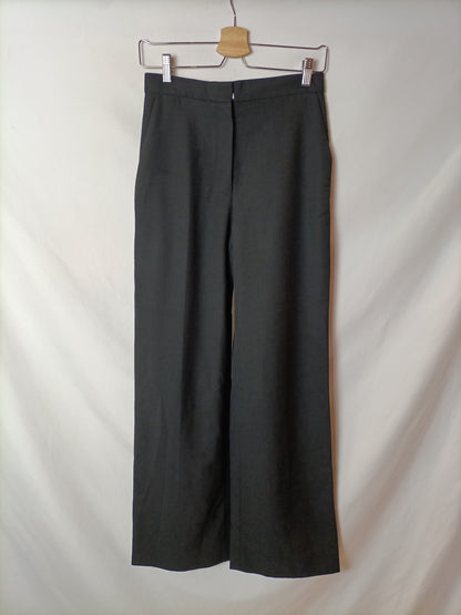H&M.Pantalón negro de vestir T.36