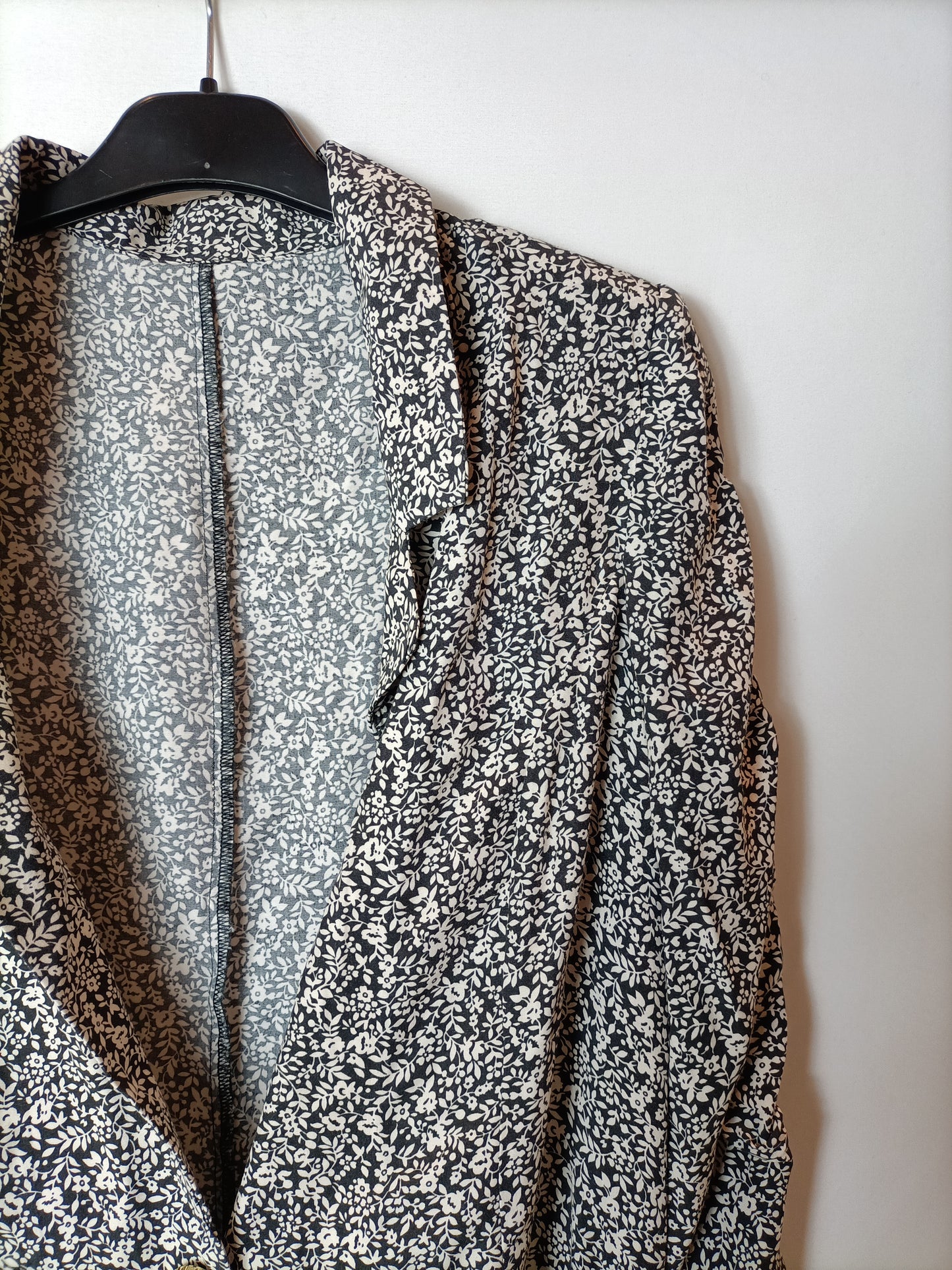 OTHERS. Floral blouse/jacket Your(s)