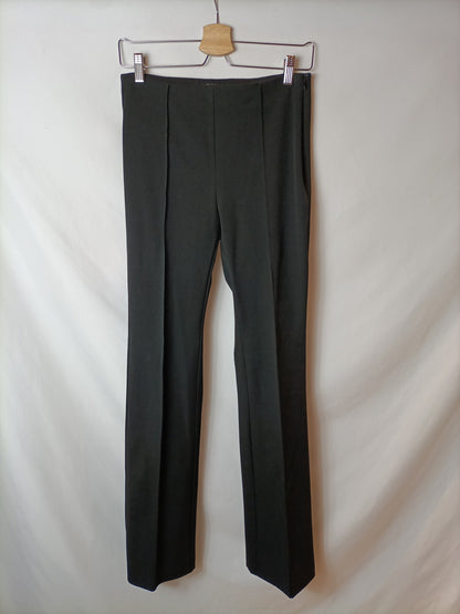 ZARA. pantalón negro campana T.s