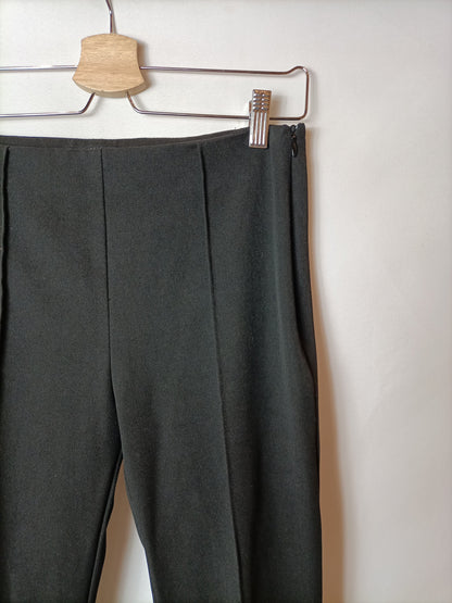 ZARA. pantalón negro campana T.s