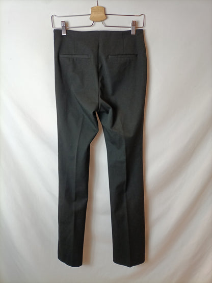 ZARA. pantalón negro campana T.s