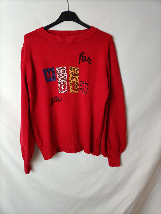 OTHERS. Red sweater with letters Tu(s) (TARA)