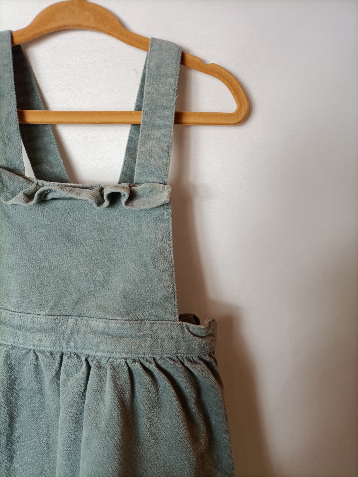 GOCCO. Textured blue pinafore dress. Size 2-3 years