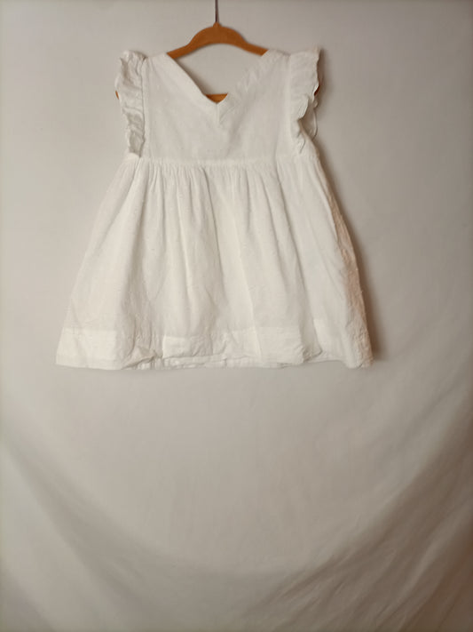 GOCCO. White plumeti dress. Size 3-4 years