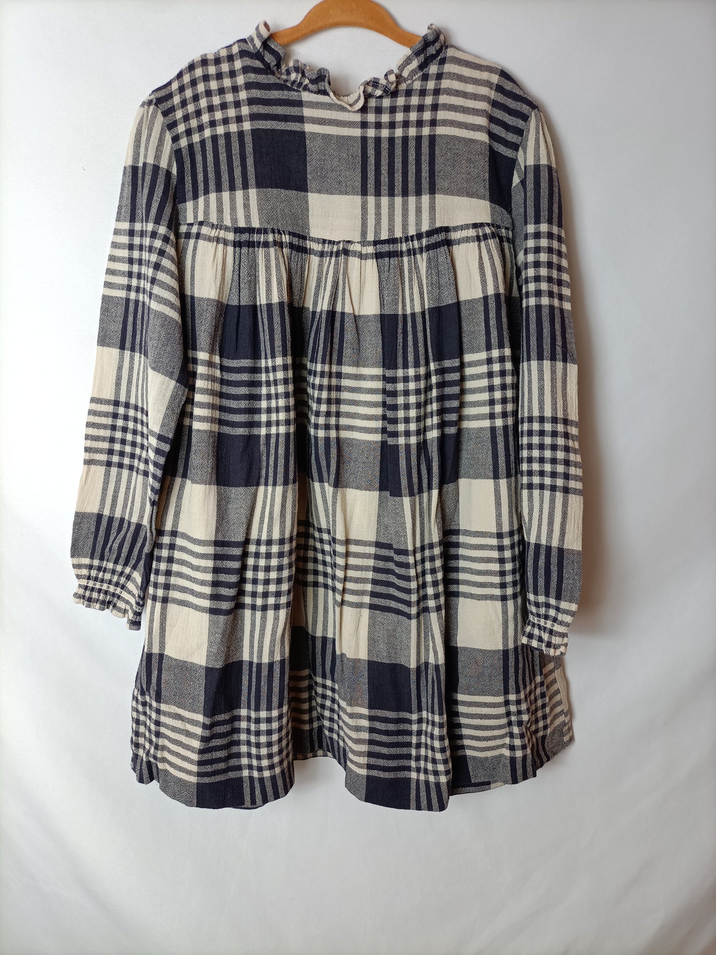 GOCCO. Blue checked dress. Size 7-8 years