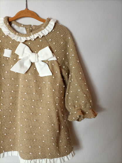 BASMARTI. Vestido punto lazo beige T. 2-3 años