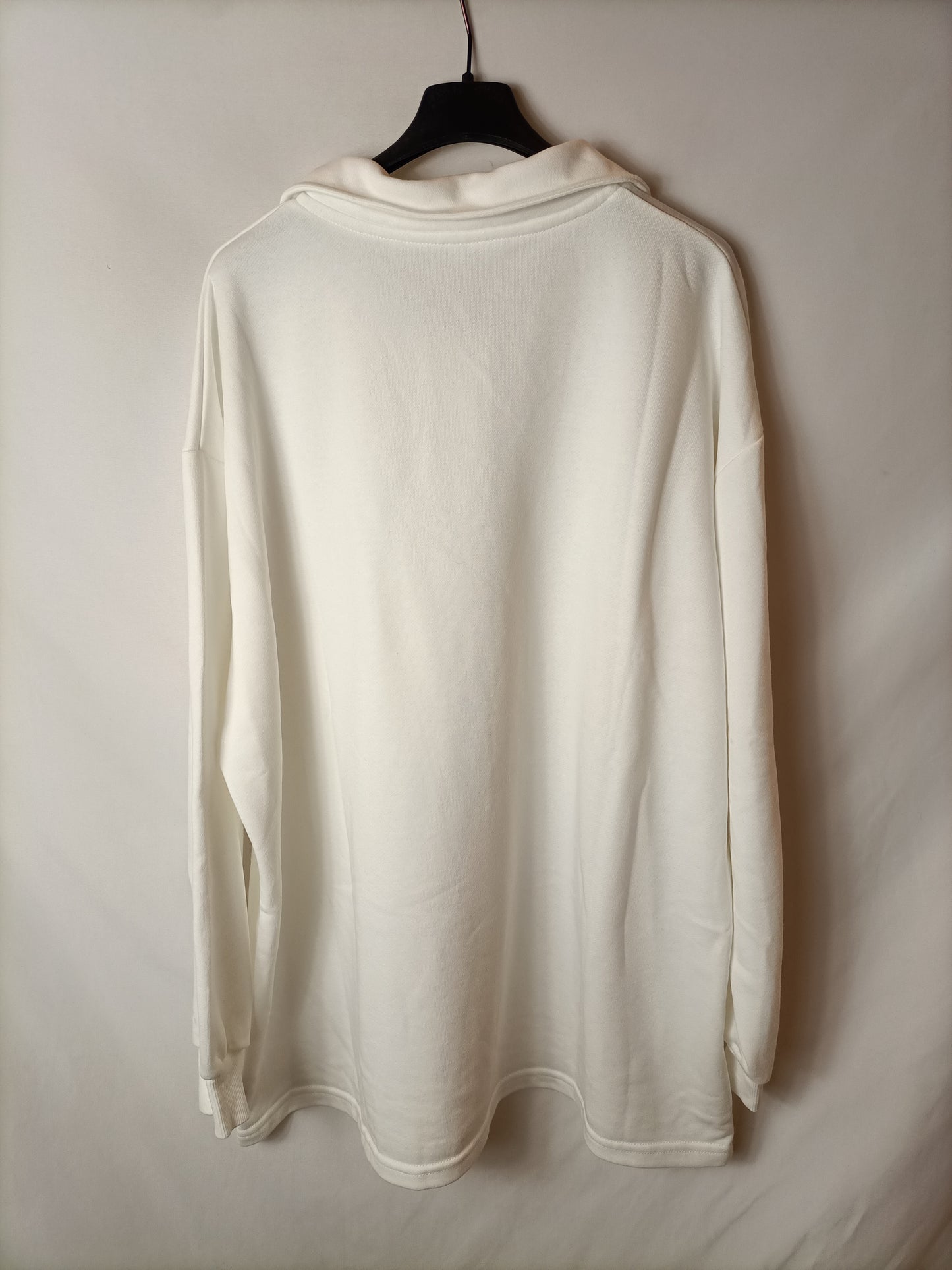 OTRAS. Sudadera blanca oversized T.m