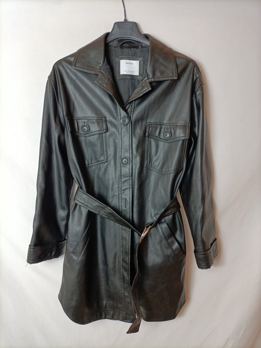 BERSHKA. Black faux leather jacket T.xs
