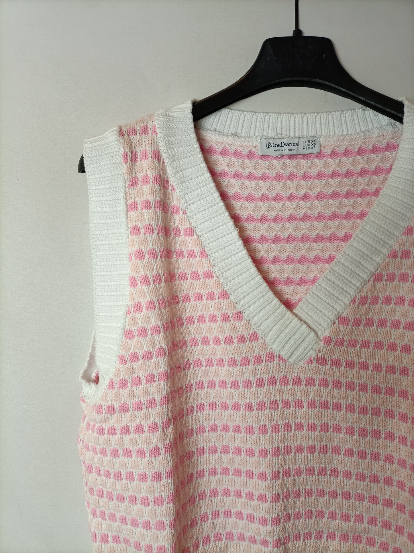 STRADIVARIUS. Chaleco estampado rosas T.xs